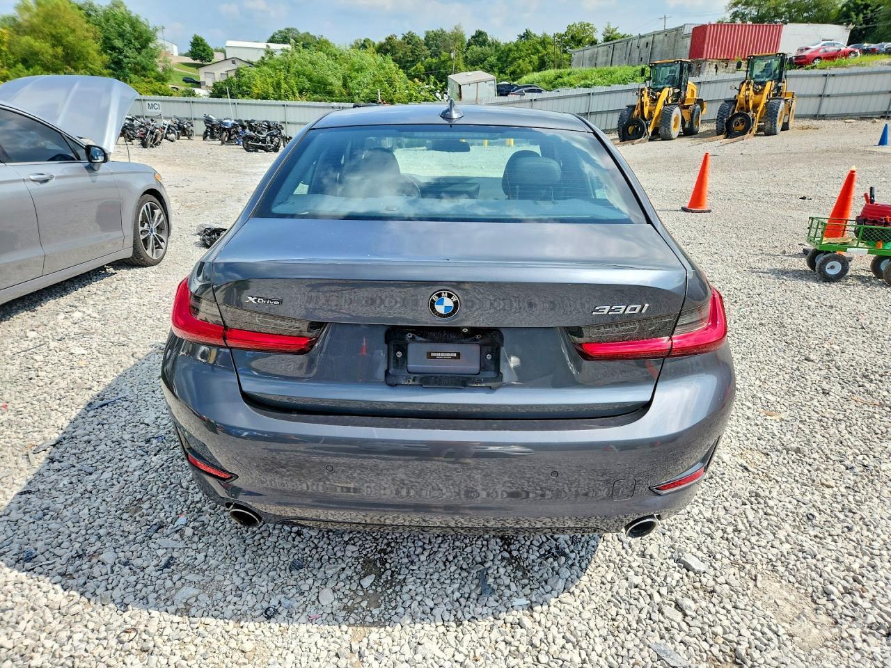 2019 BMW Seria 3 330i - zdjęcie 6