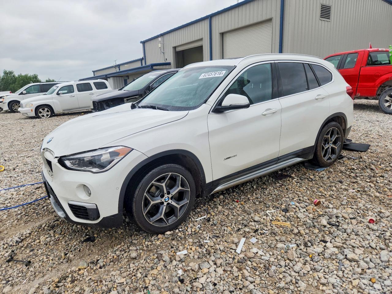2016 BMW X1 xDrive28I - zdjęcie główne