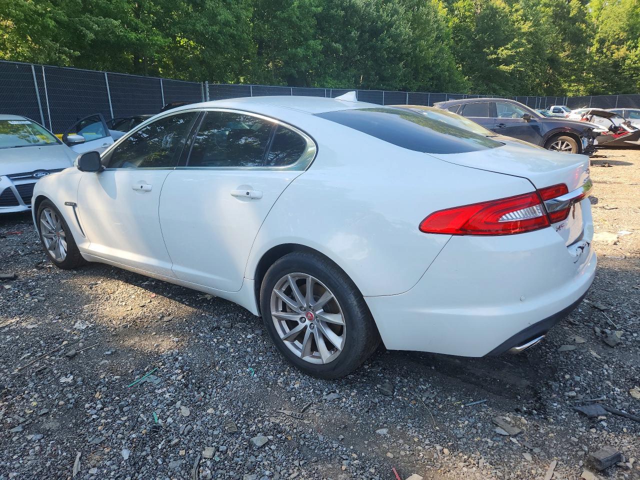 2015 Jaguar Xf 2.0T Premium - zdjęcie 2