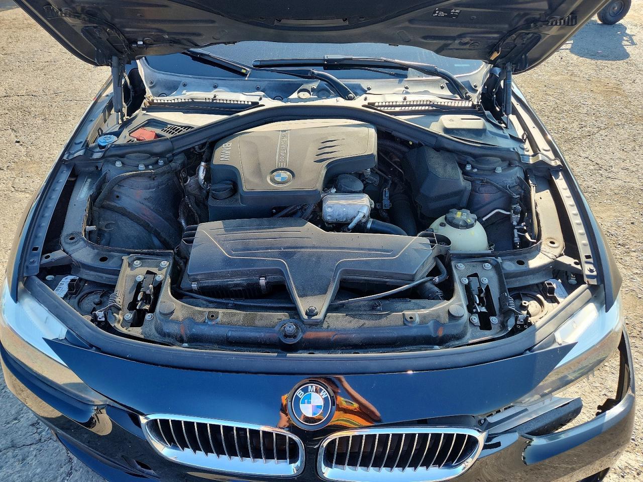 2016 BMW Seria 3 320i - zdjęcie 11