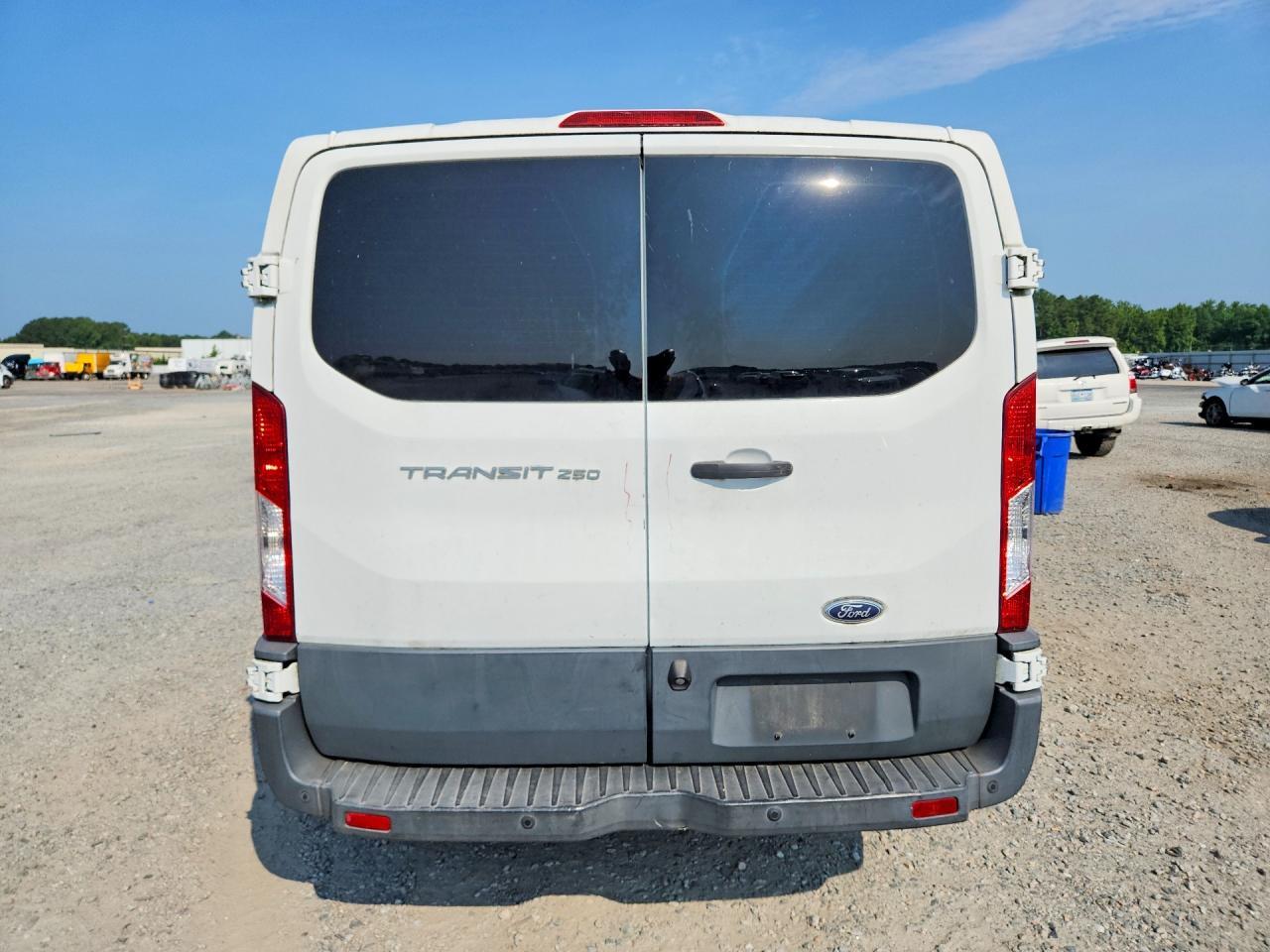 2015 Ford Transit T-250 - zdjęcie 6