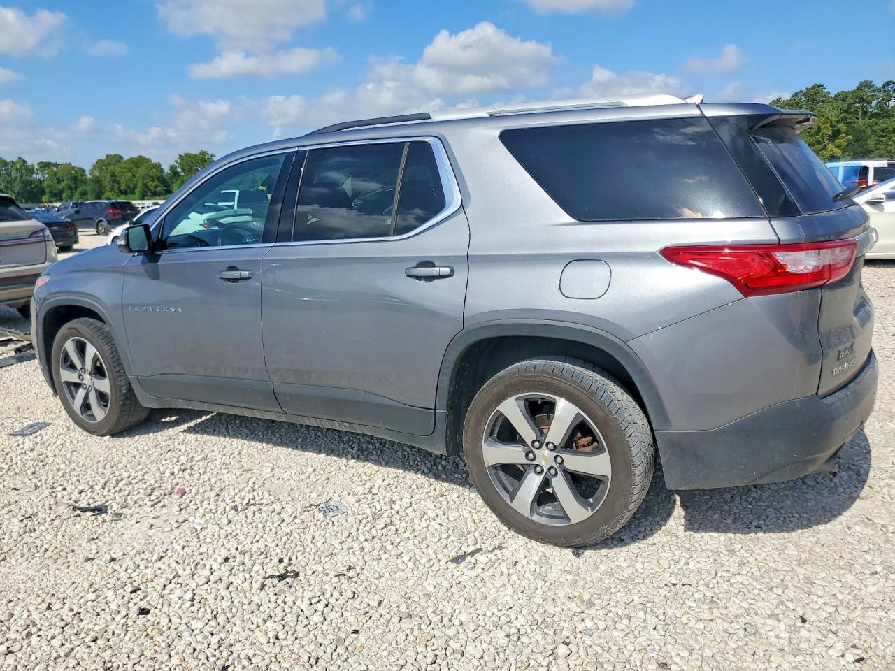 2018 Chevrolet Traverse Lt - zdjęcie 2