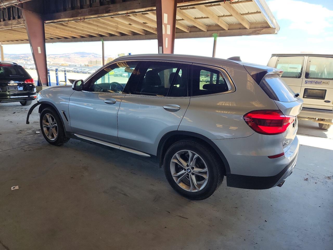 2018 BMW X3 xDrive30I - zdjęcie 2