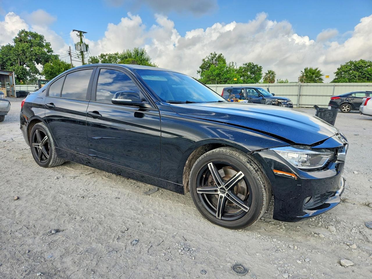 2013 BMW 328 I - zdjęcie 4