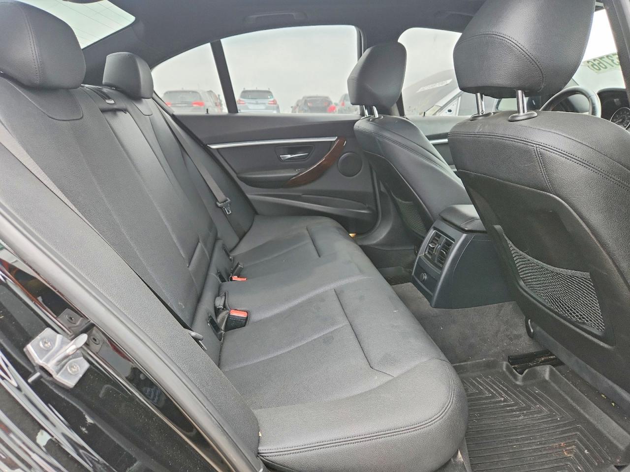 2018 BMW Seria 3 330i - zdjęcie 10