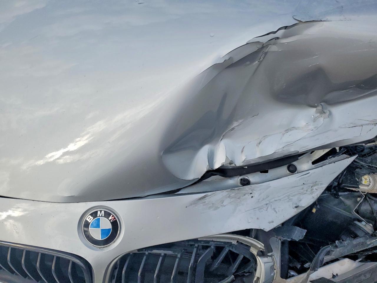 2015 BMW 335 Xi - zdjęcie 11