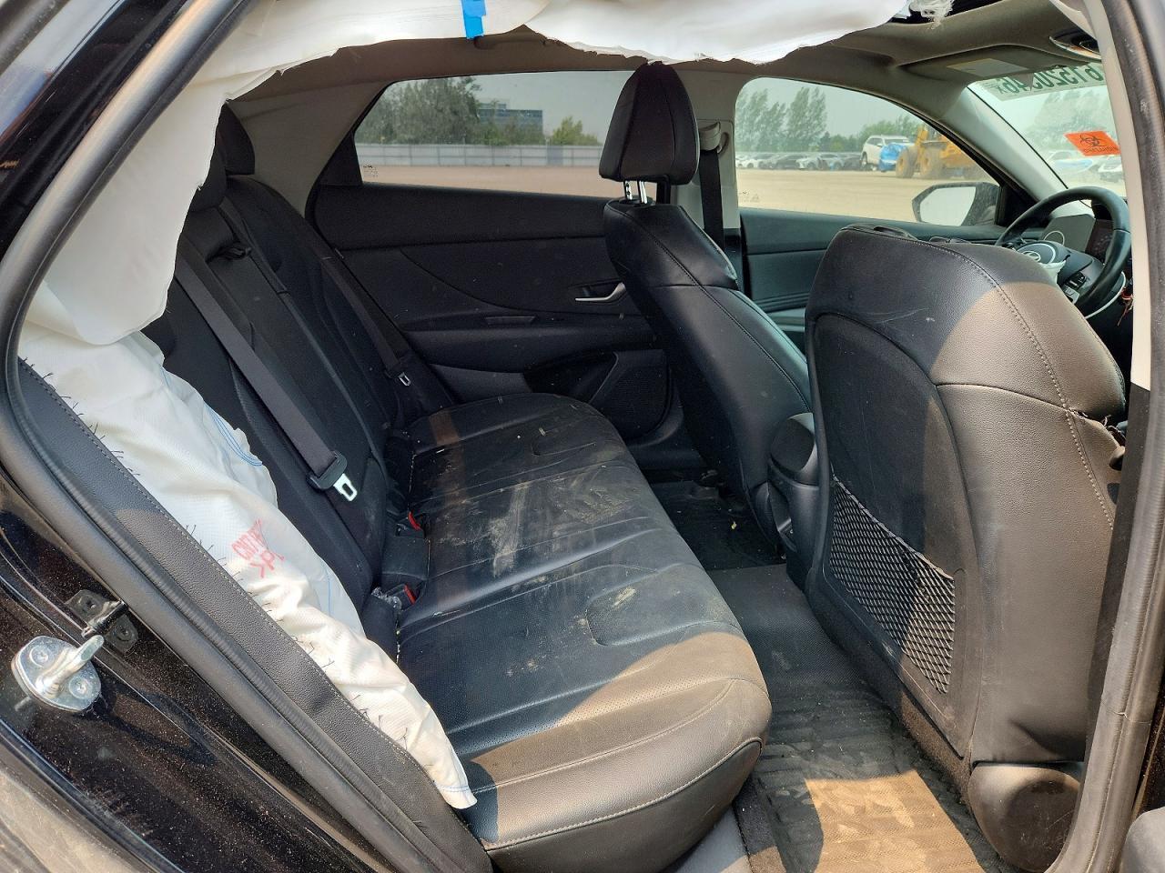 2024 Hyundai Elantra Luxury - zdjęcie 10