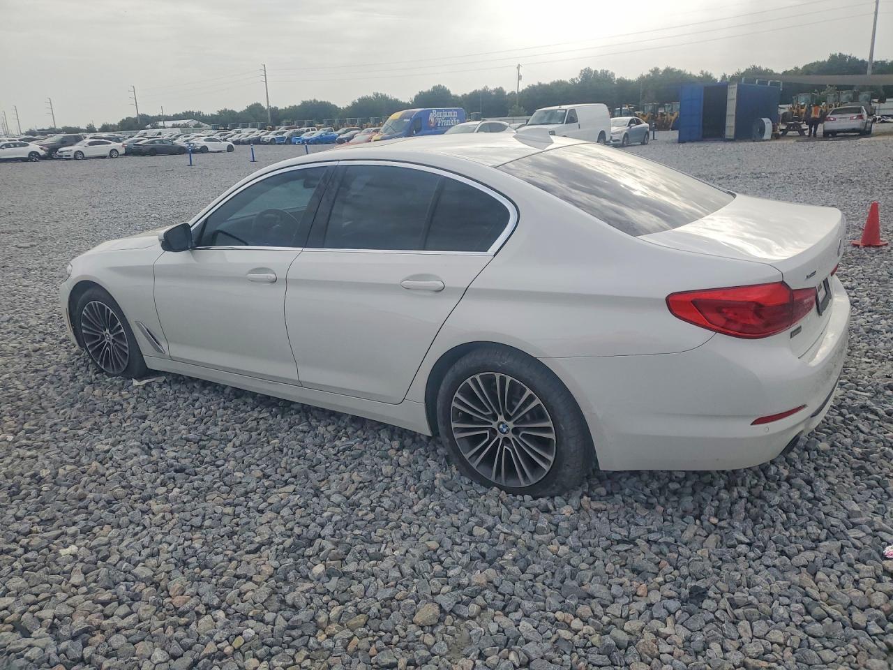 2019 BMW 530 Xi - zdjęcie 2