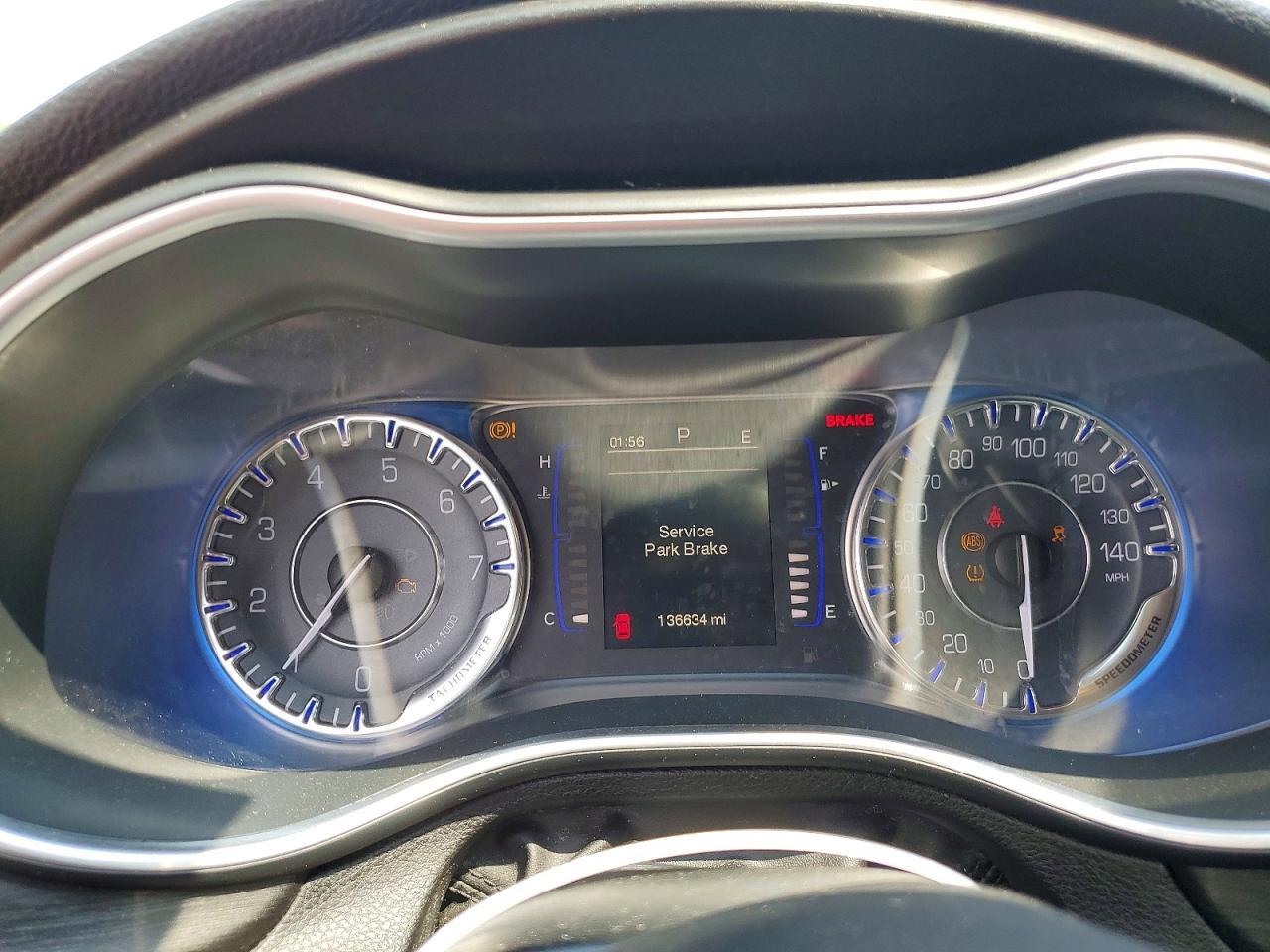 2015 Chrysler 200 Limited - zdjęcie 9