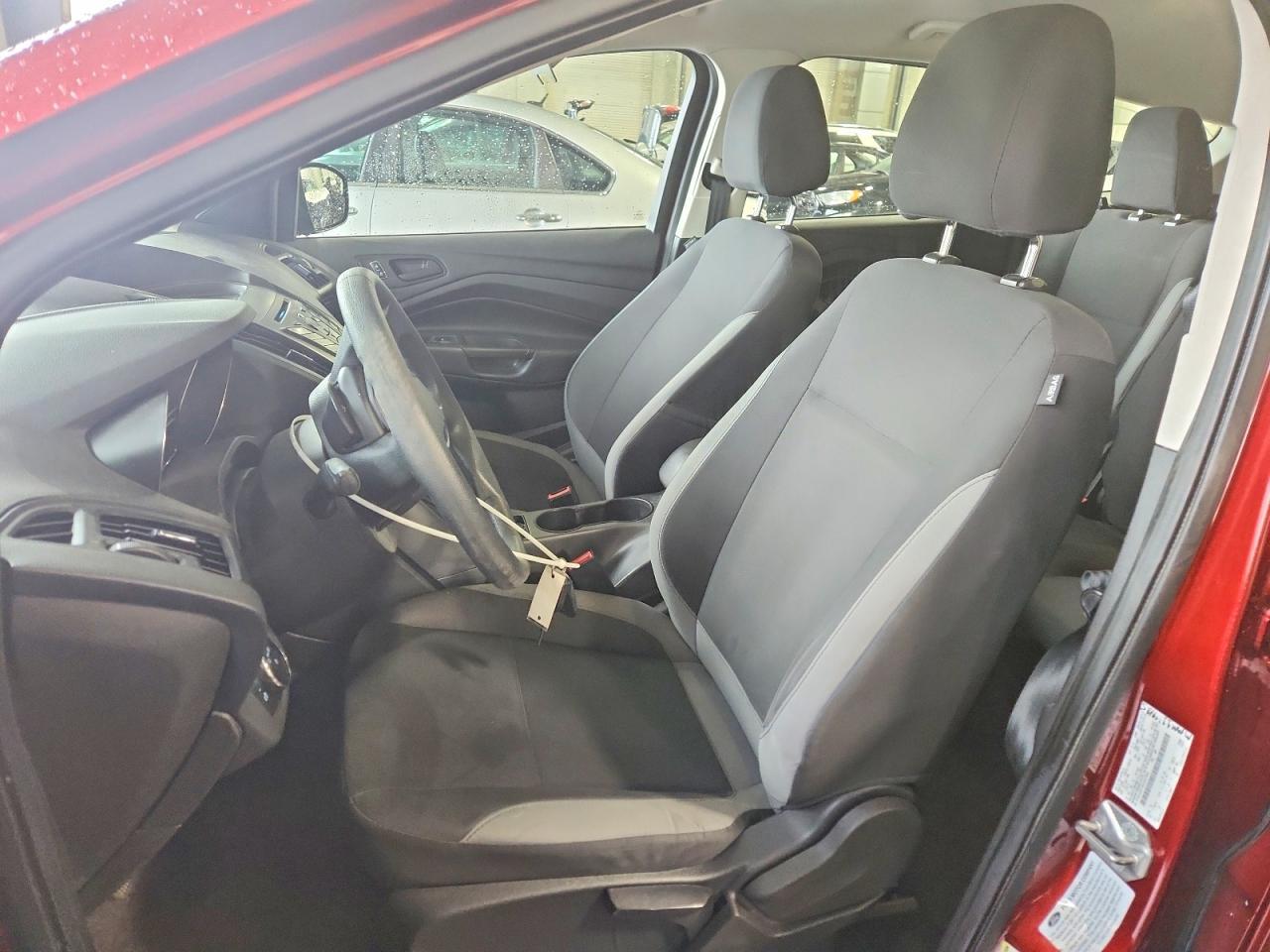 2014 Ford Escape S - zdjęcie 7