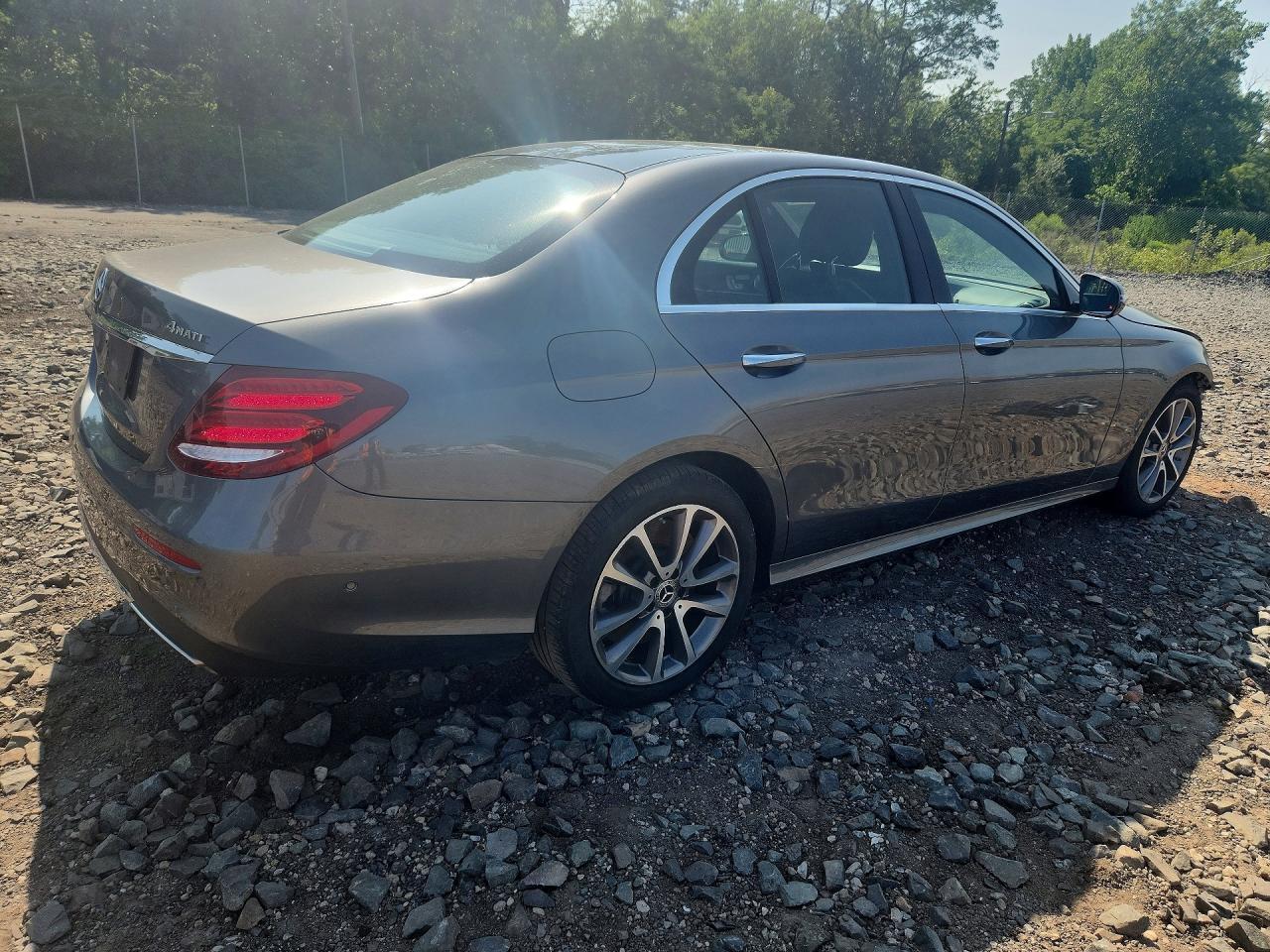 2020 Mercedes-Benz E - zdjęcie 3