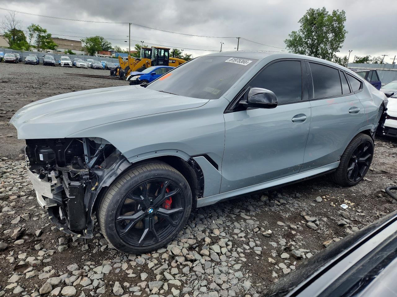 2024 BMW X6 M60I - zdjęcie główne