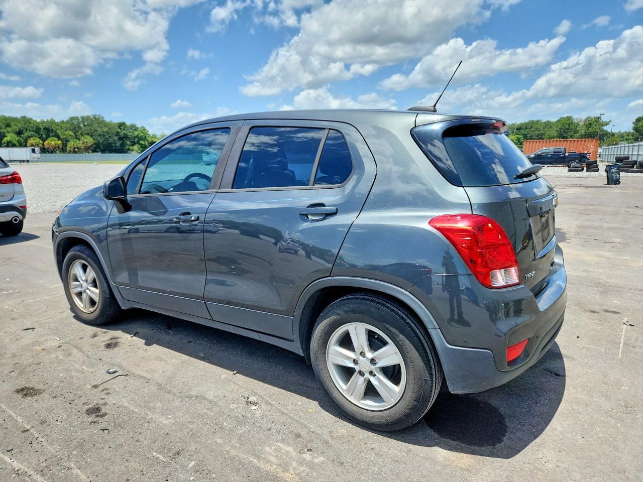 2019 Chevrolet Trax Ls - zdjęcie 2