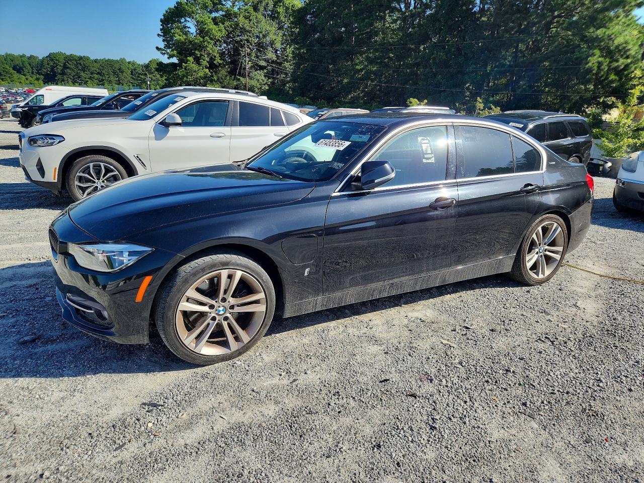 2017 BMW 330E - zdjęcie główne