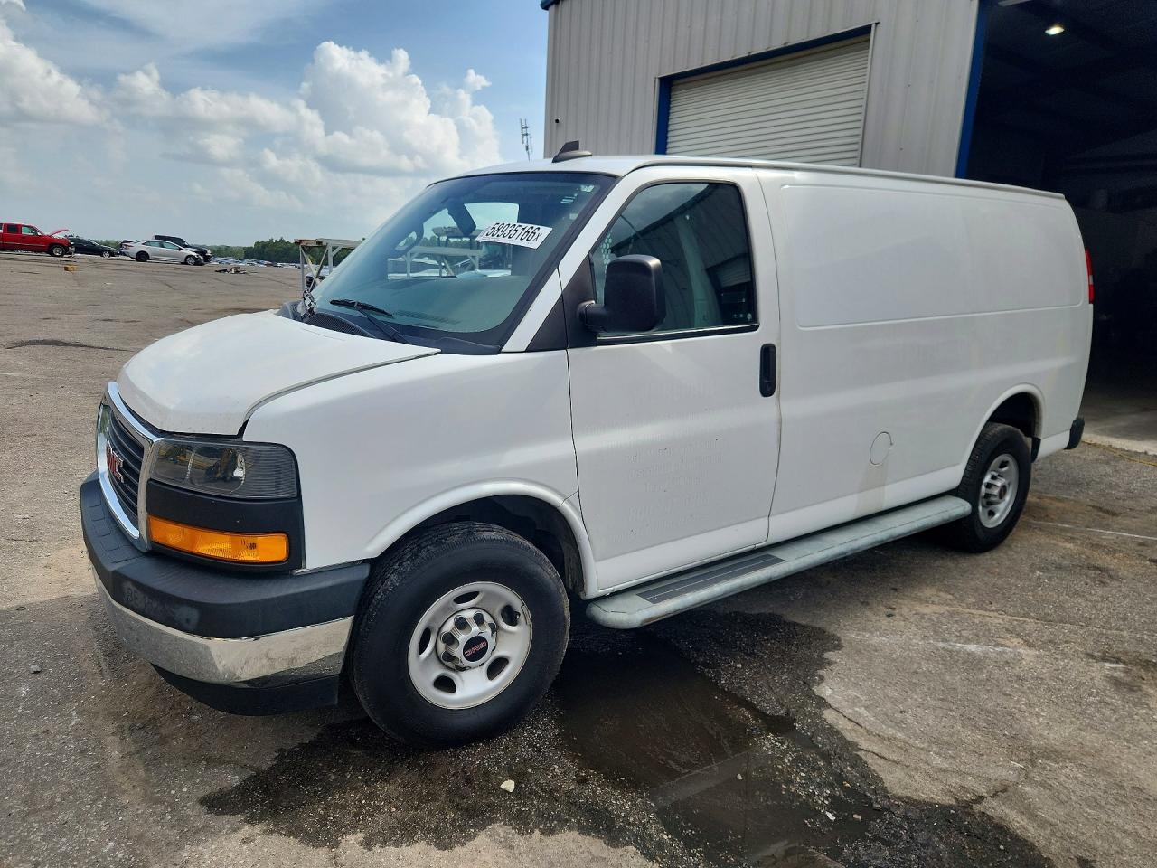 2022 GMC Savana G2500 - zdjęcie główne