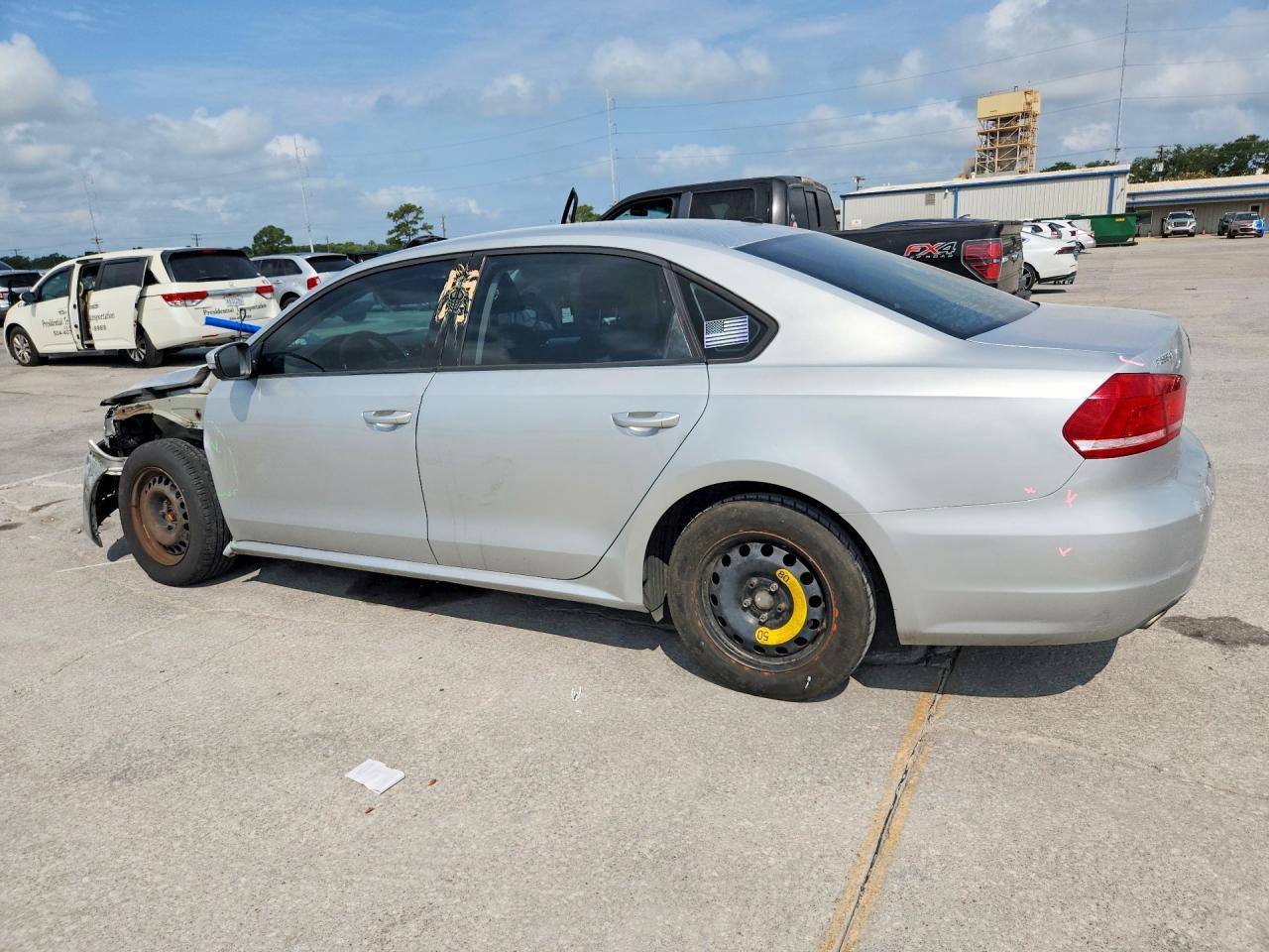 2014 Volkswagen Passat S - zdjęcie 2