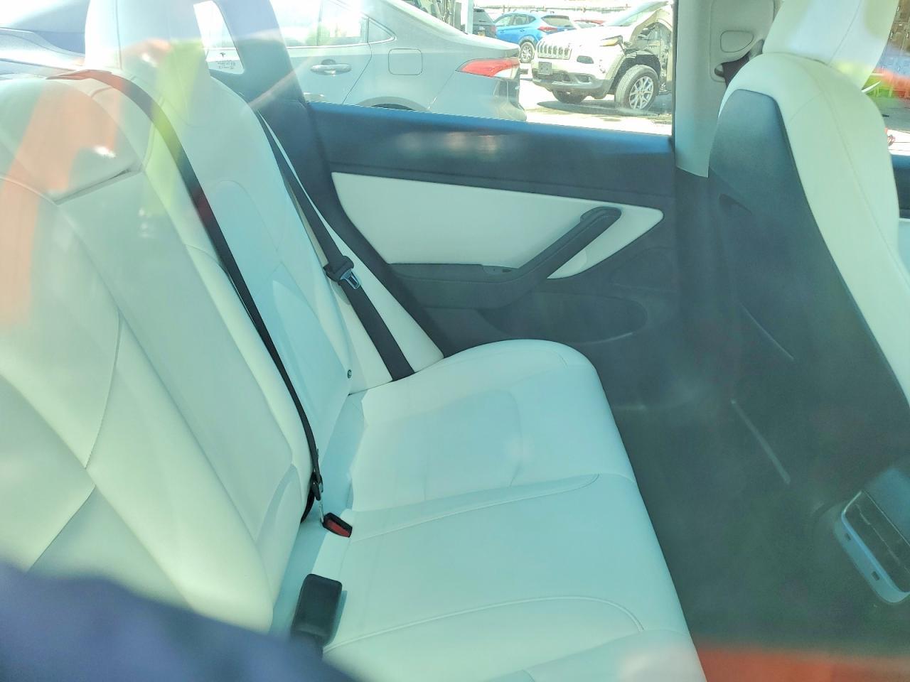 2018 Tesla Model 3 - zdjęcie 10