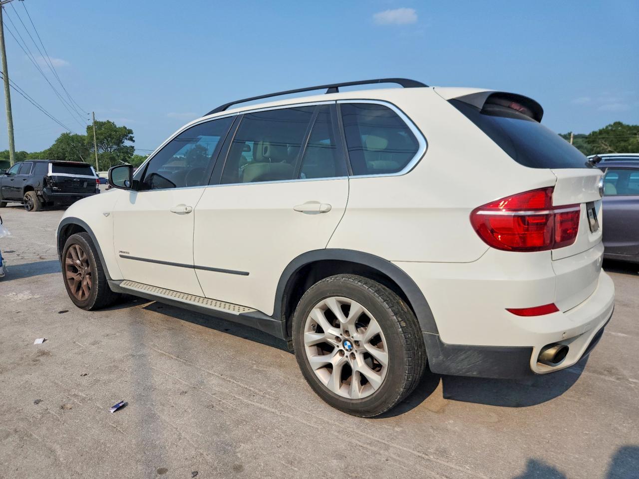 2013 BMW X5 xDrive35I - zdjęcie 2