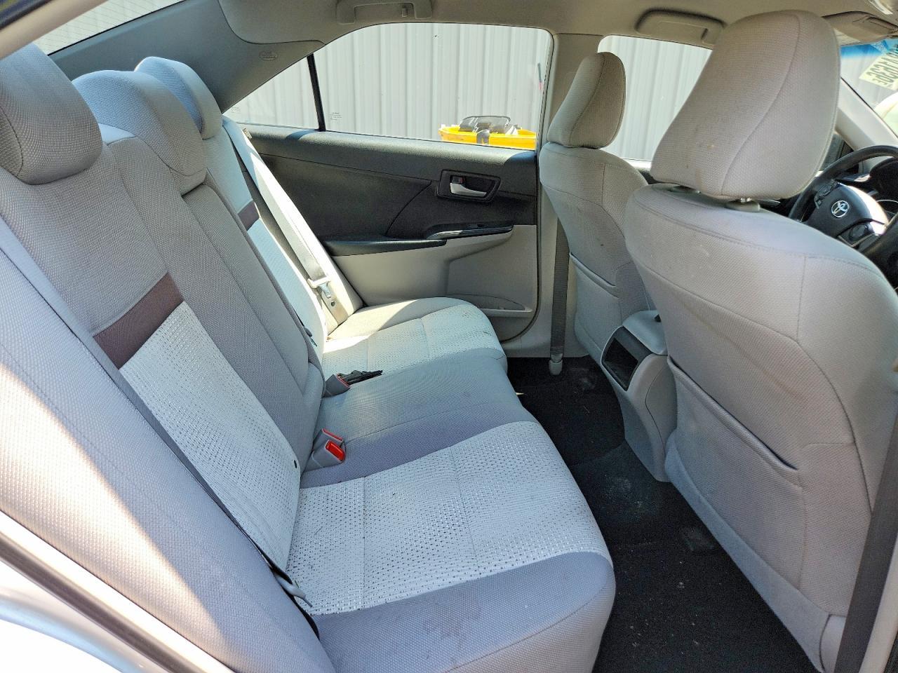 2014 Toyota Camry L - zdjęcie 10