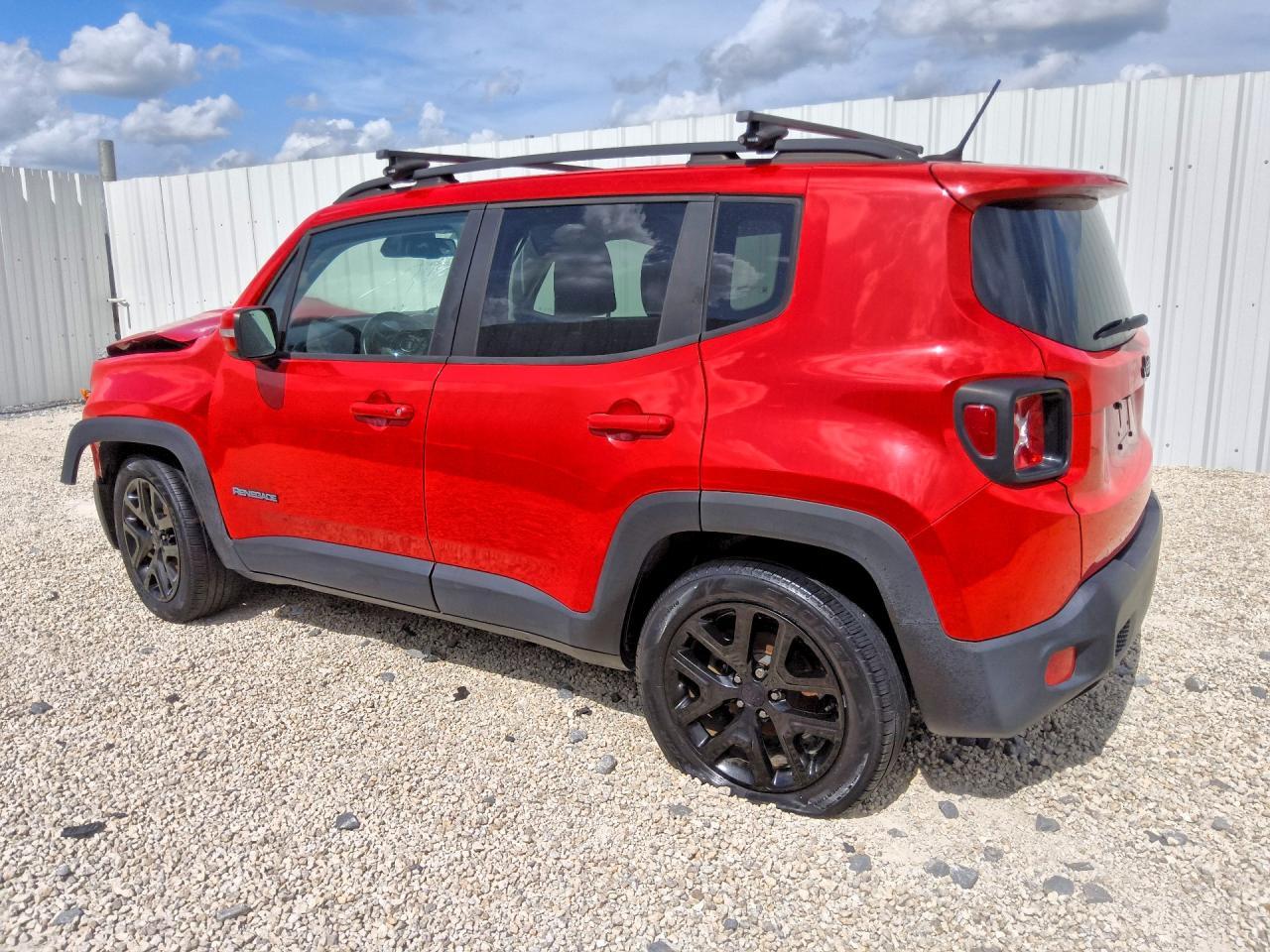 2017 Jeep Renegade Latitude - zdjęcie 2