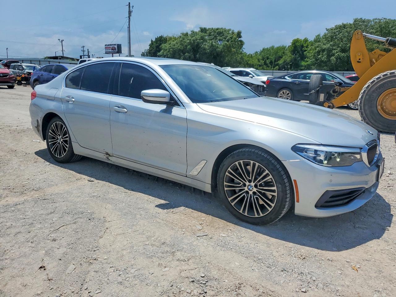 2019 BMW 530 Xi - zdjęcie 4