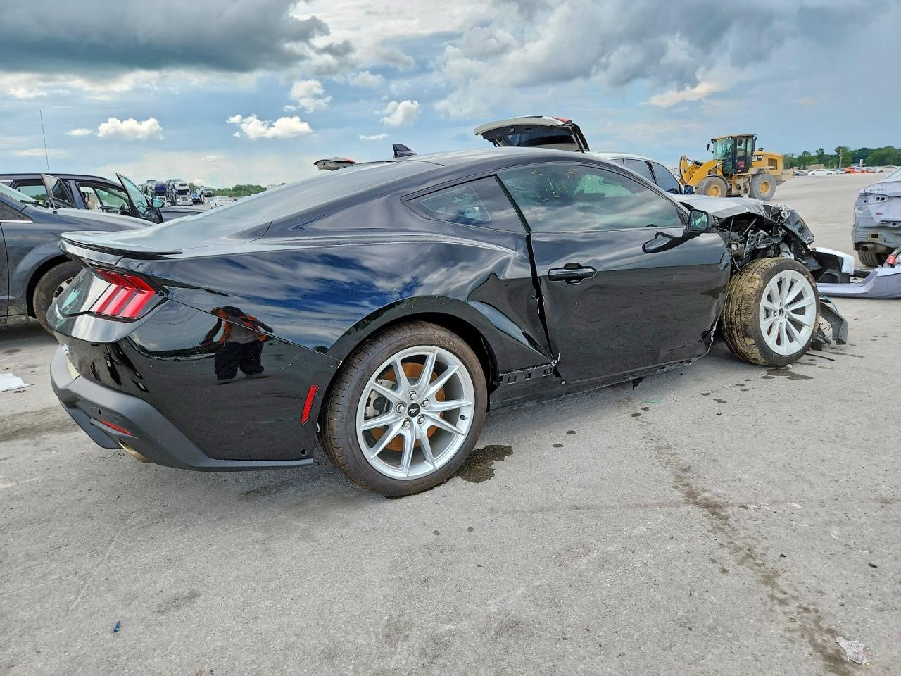 2024 Ford Mustang Gt - zdjęcie 3