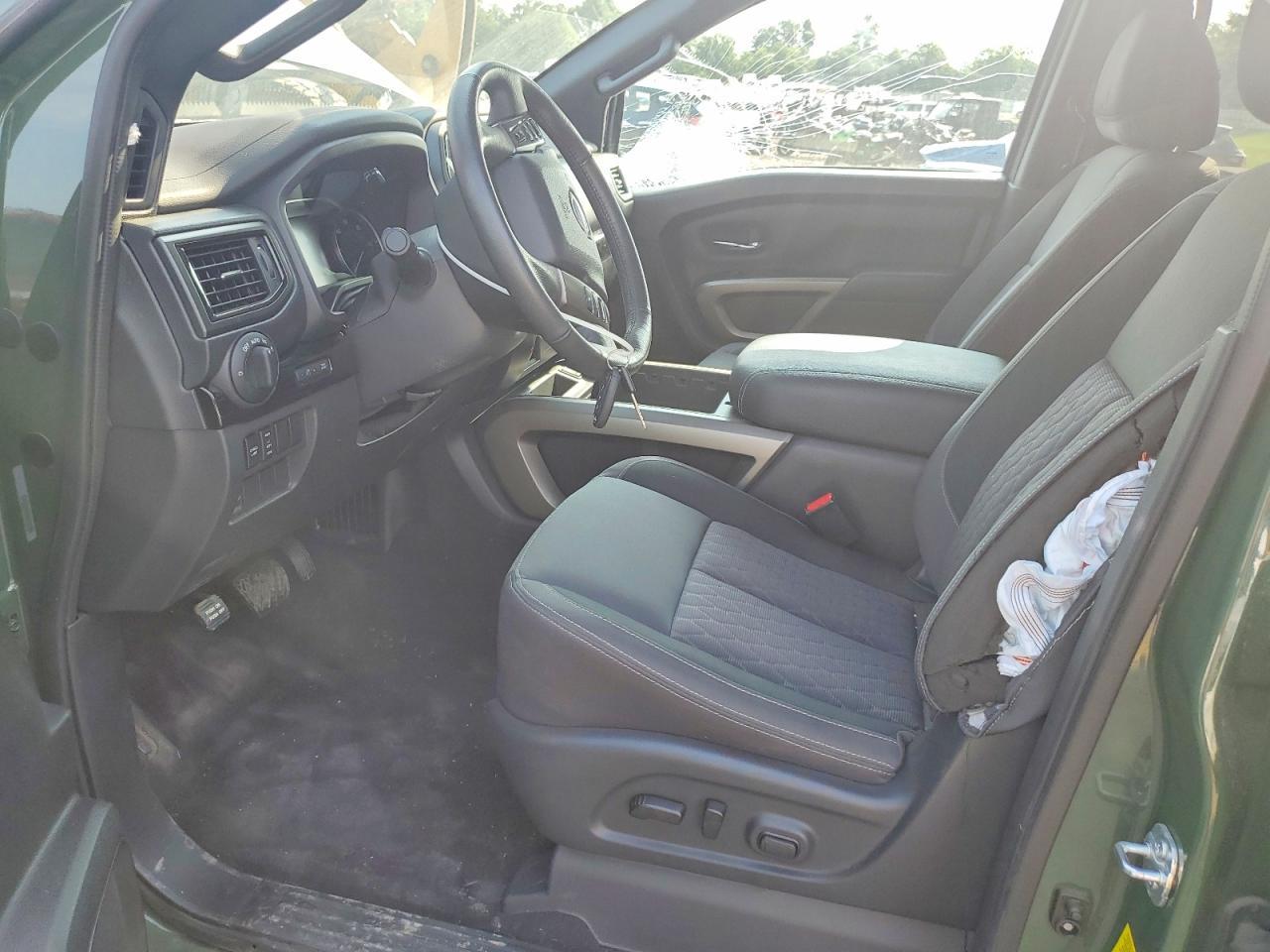 2024 Nissan Titan Sv - zdjęcie 7