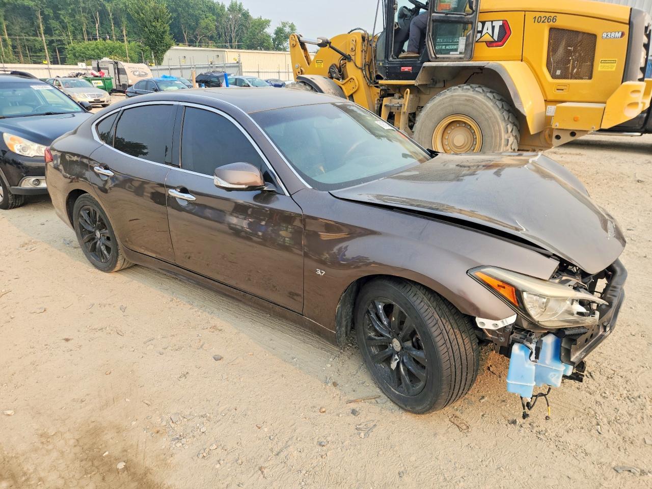 2018 Infiniti Q70 3.7 Luxe - zdjęcie 4