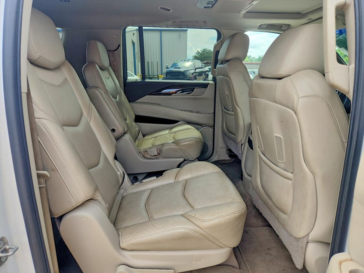 2017 Cadillac Escalade Esv Luxury - zdjęcie 11