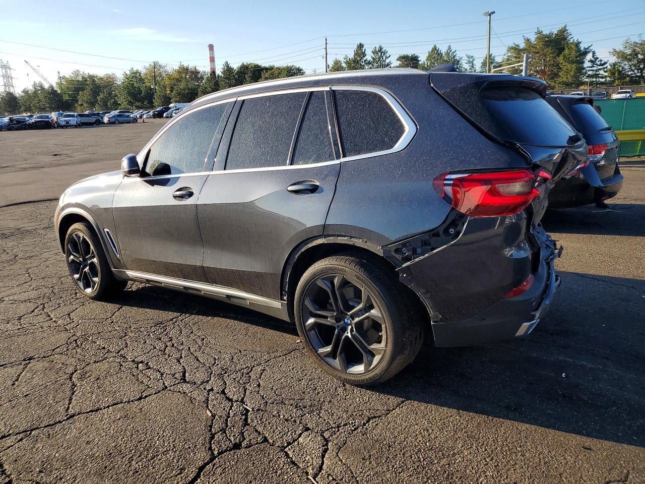 2019 BMW X5 xDrive50I - zdjęcie 2