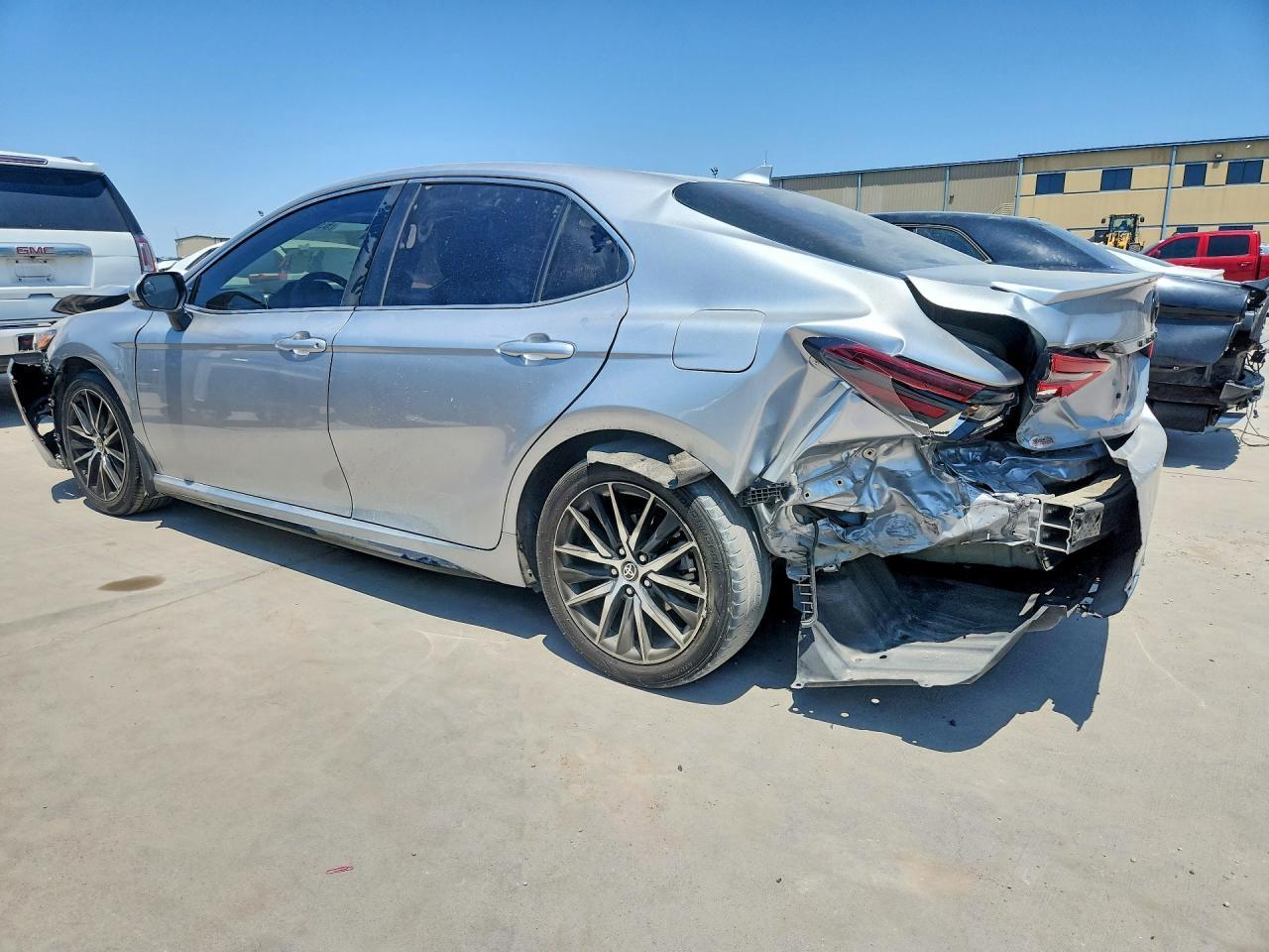 2023 Toyota Camry Se - zdjęcie 2