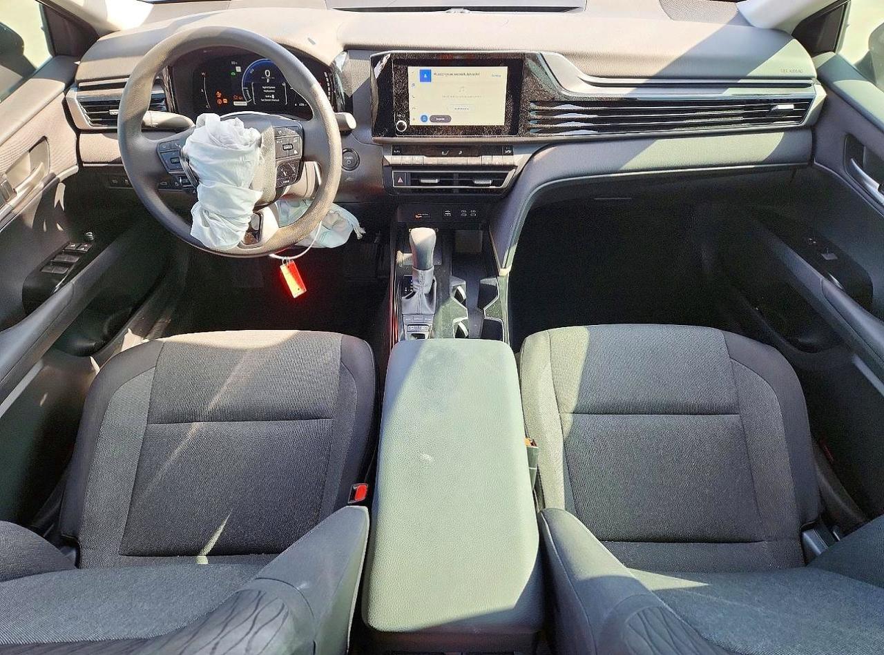 2025 Toyota Camry Le - zdjęcie 8