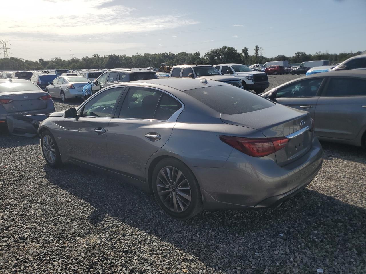 2020 Infiniti Q50 3.0T Luxe - zdjęcie 3