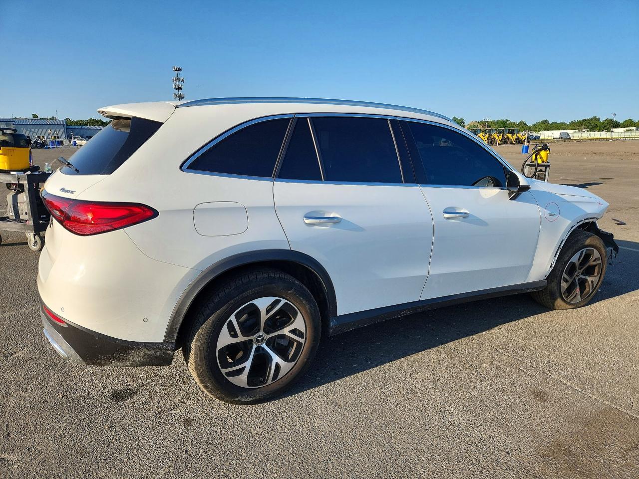 2025 Mercedes-Benz Glc 350E - zdjęcie 3