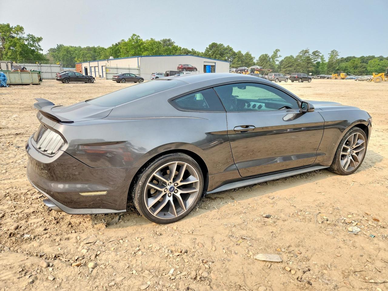 2015 Ford Mustang - zdjęcie 3