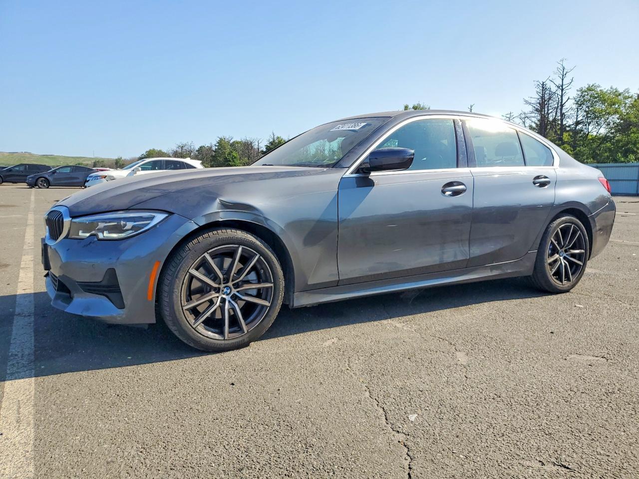 2021 BMW 330Xi - zdjęcie główne