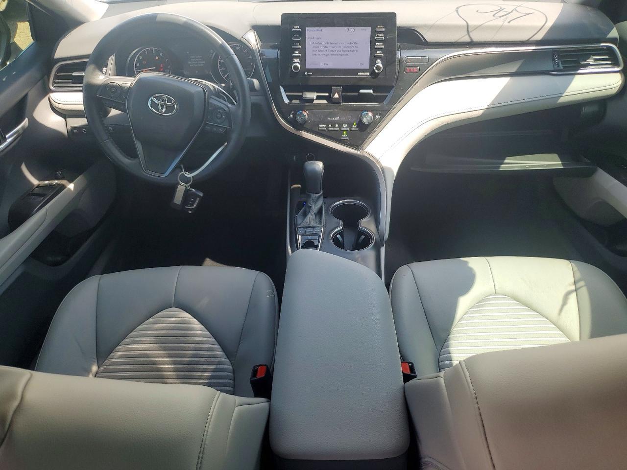 2024 Toyota Camry Se - zdjęcie 8
