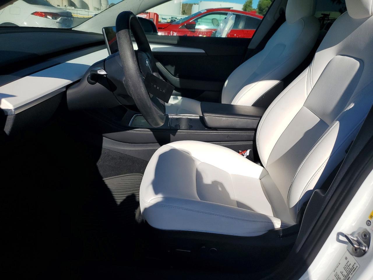 2021 Tesla Model 3 - zdjęcie 7