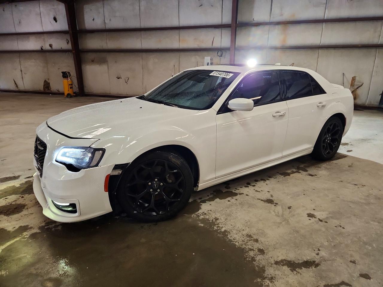 2020 Chrysler 300 S - zdjęcie główne