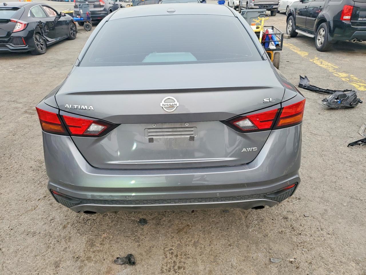 2022 Nissan Altima Sl - zdjęcie 6