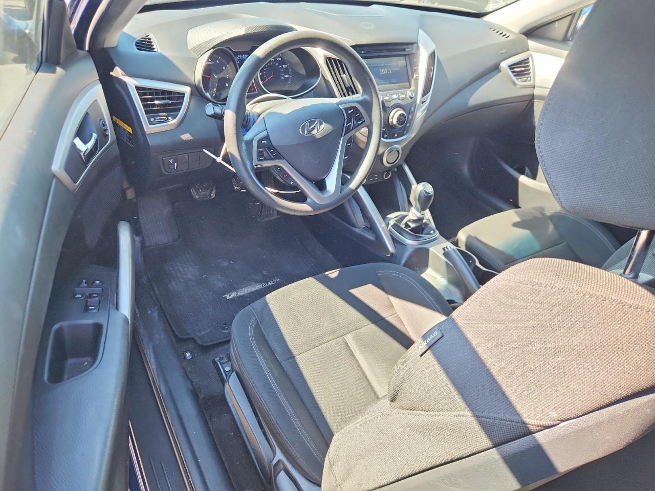 2016 Hyundai Veloster Base - zdjęcie 8