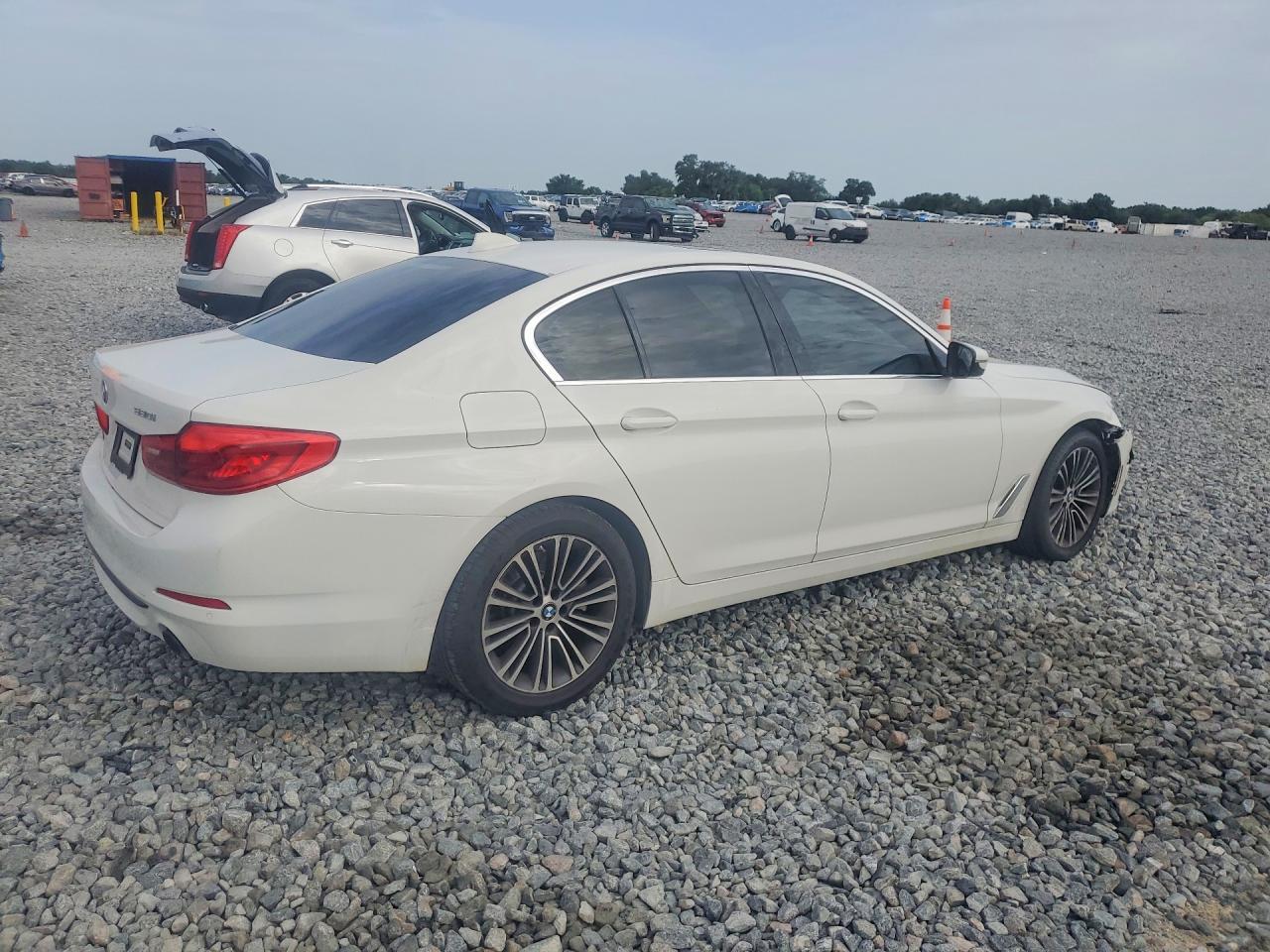2019 BMW 530 Xi - zdjęcie 3