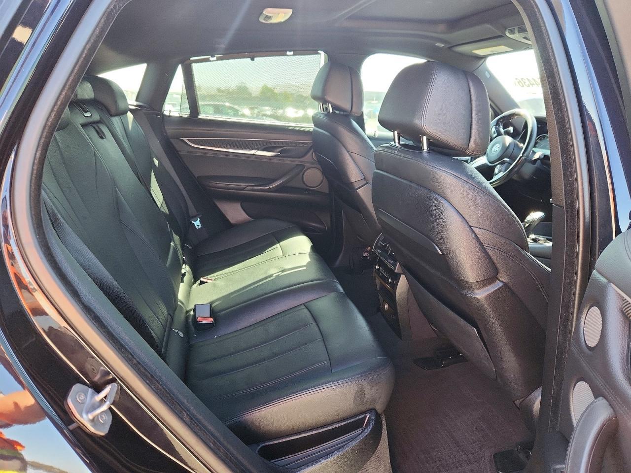 2016 BMW X6 xDrive50I - zdjęcie 11