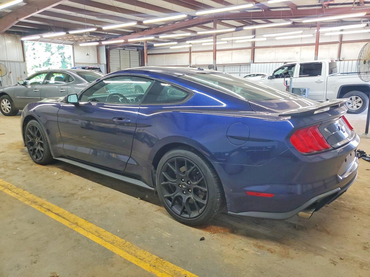 2018 Ford Mustang - zdjęcie 2