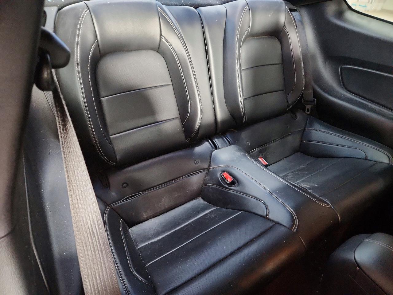 2015 Ford Mustang - zdjęcie 10