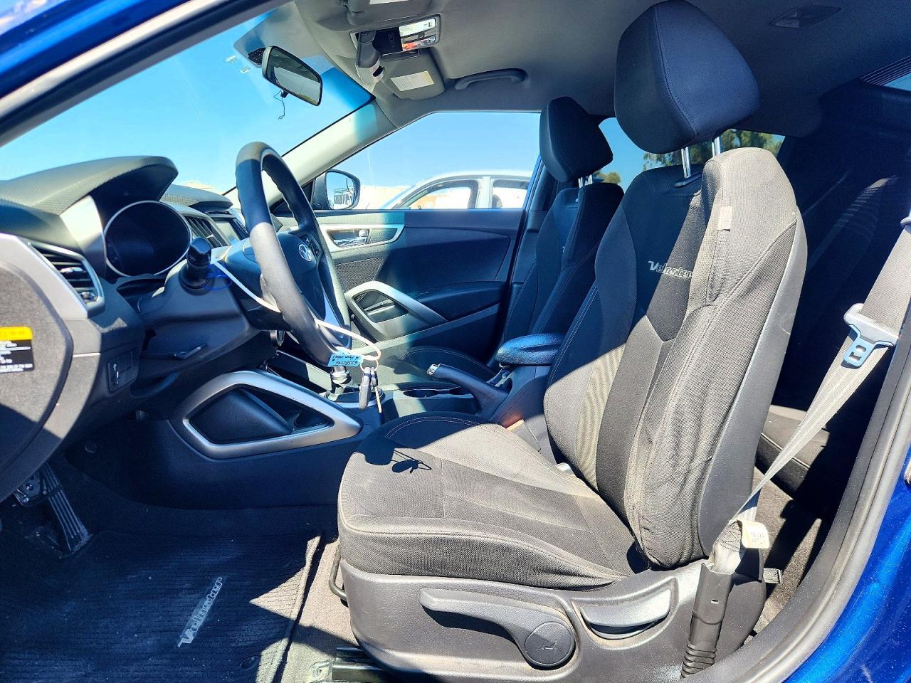 2016 Hyundai Veloster Base - zdjęcie 7