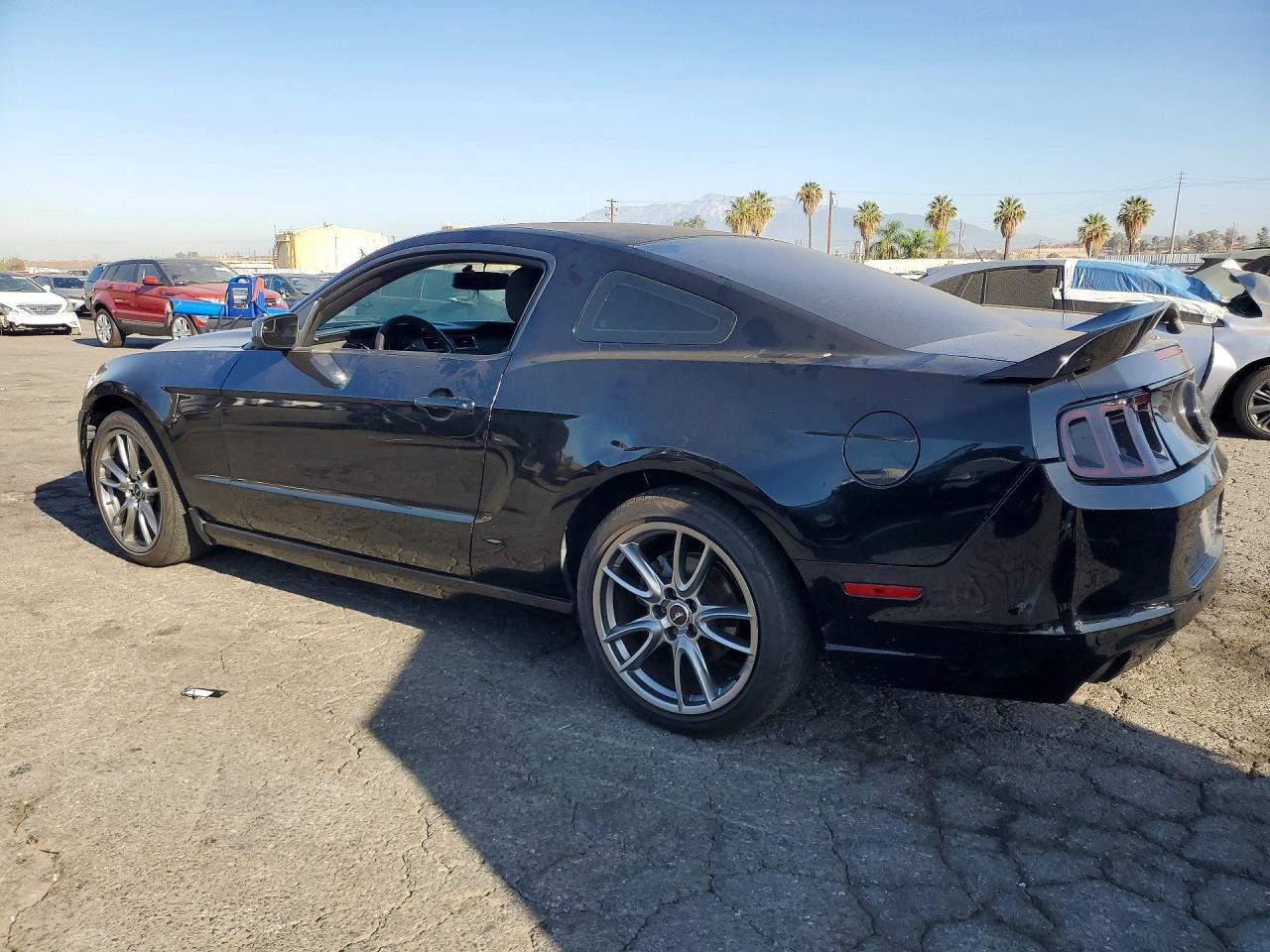 2014 Ford Mustang - zdjęcie 2