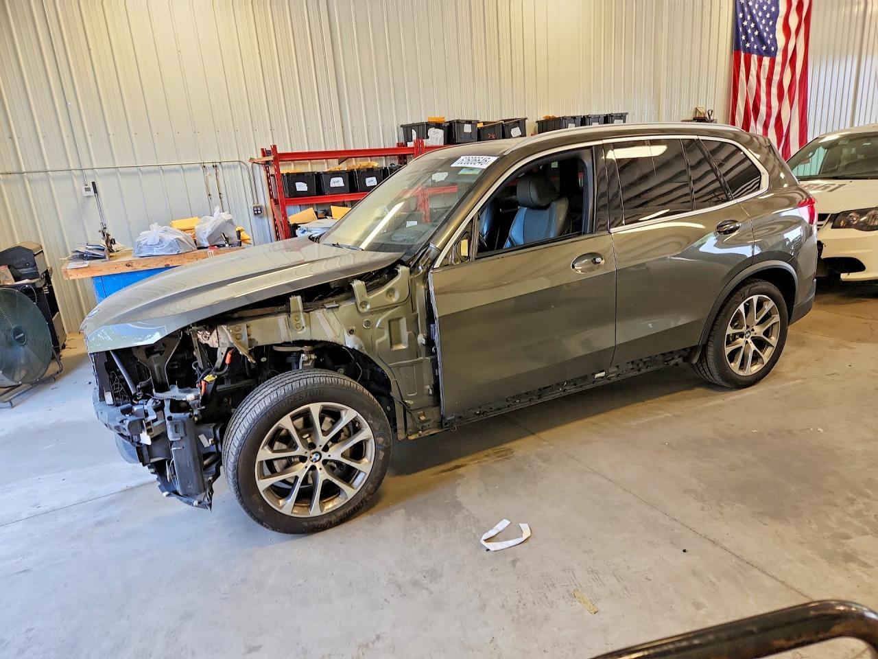 2020 BMW X5 xDrive40I - zdjęcie główne
