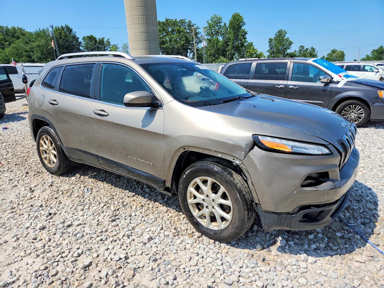 2016 Jeep Cherokee Latitude - zdjęcie 4