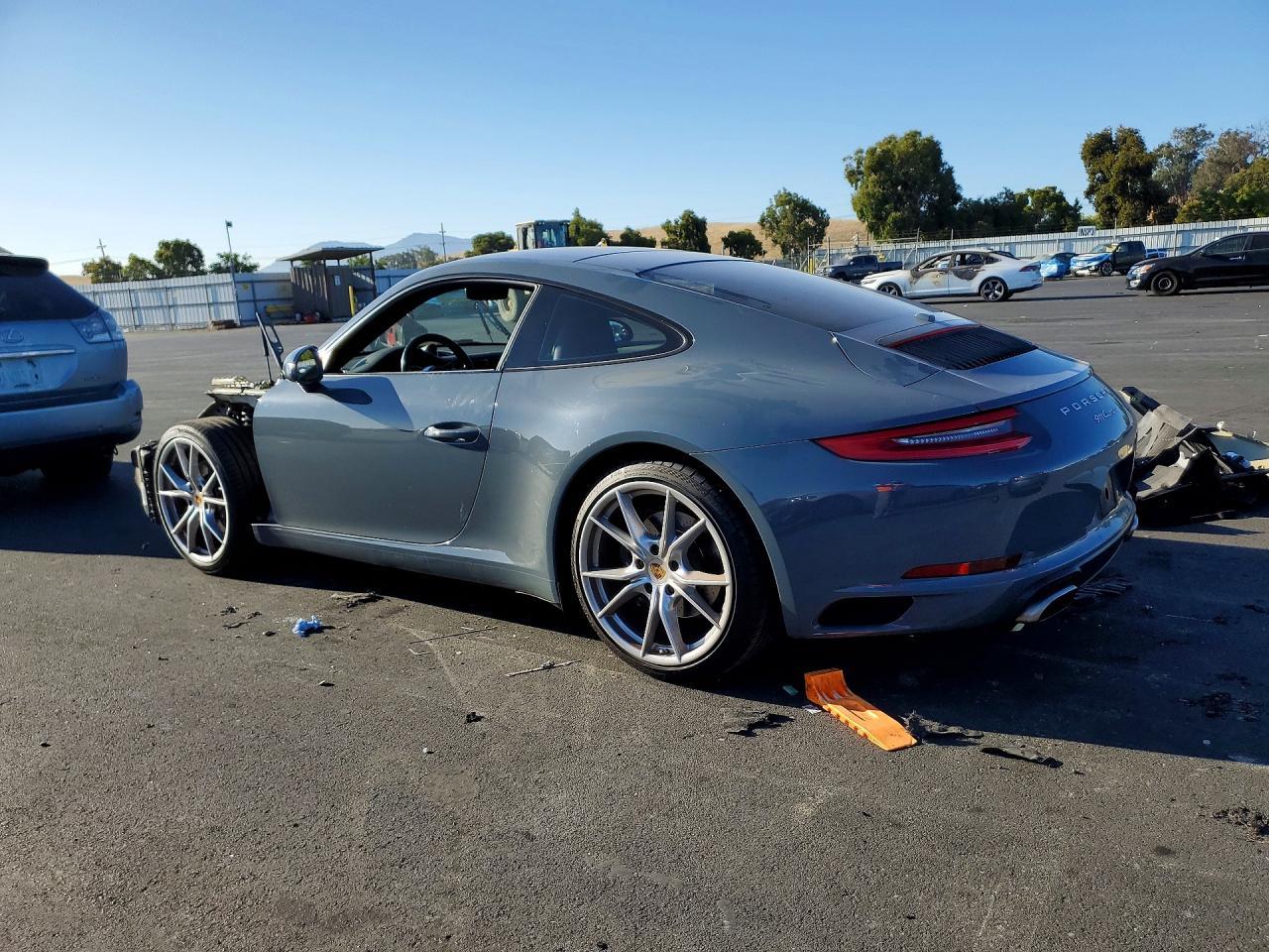 2018 Porsche 911 Carrera - zdjęcie 2